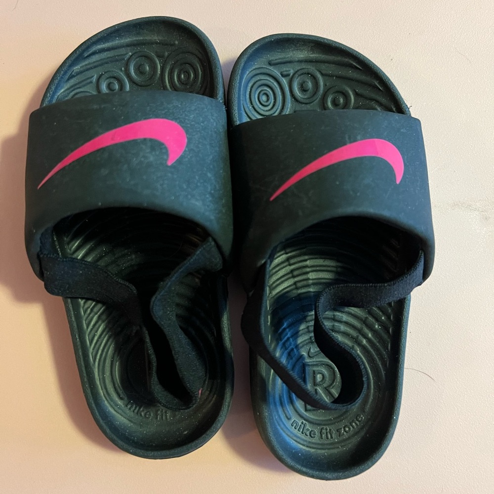 Toddler Nike Slides size 7